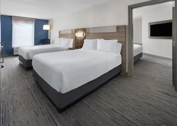Holiday Inn Express Hotel & Suites Brattleboro by IHG hotel thumbnail 8
