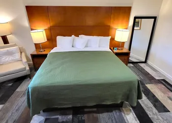 Shelton Inn hotel thumbnail 3