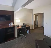Comfort Suites Peoria Sports Complex hotel detail image 4