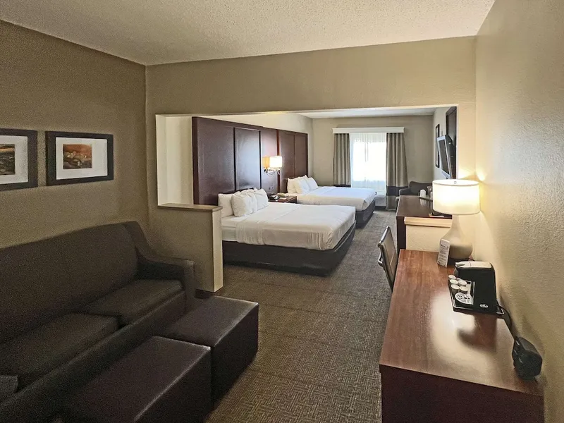 Comfort Suites Peoria Sports Complex hotel detail image 6