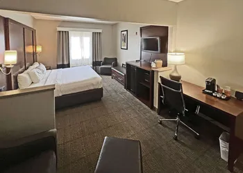 Comfort Suites Peoria Sports Complex hotel thumbnail 3