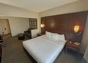 Comfort Suites Peoria Sports Complex hotel thumbnail 5