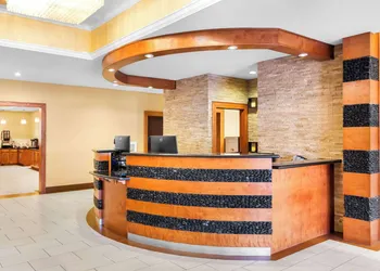 Comfort Suites at Katy Mills hotel thumbnail 5