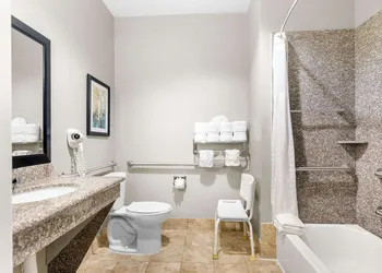 Comfort Suites at Katy Mills hotel thumbnail 8