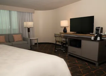 Holiday Inn New Orleans West Bank Tower by IHG hotel thumbnail 5