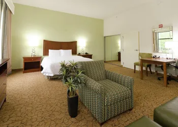 Hampton Inn Hickory hotel thumbnail 8