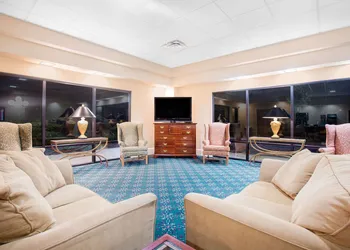 Days Inn by Wyndham Metter hotel thumbnail 4