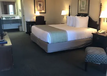 Days Inn by Wyndham Metter hotel thumbnail 7
