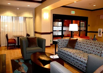 Hampton Inn & Suites Folsom hotel thumbnail 6