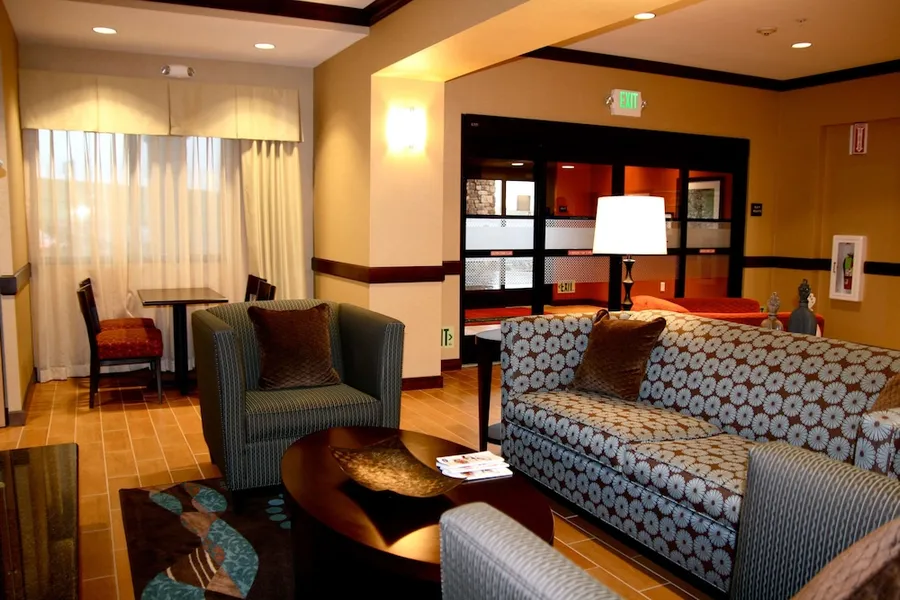 Hampton Inn & Suites Folsom hotel detail image 6