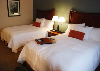 Hampton Inn & Suites Folsom hotel thumbnail 8