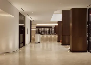 Vogue Hotel Montreal Downtown, Curio Collection by Hilton hotel thumbnail 4