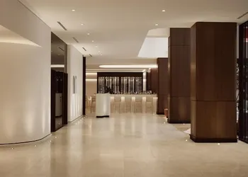 Vogue Hotel Montreal Downtown, Curio Collection by Hilton hotel thumbnail 4