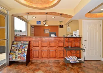 Americas Best Value Inn Alexandria hotel thumbnail 2
