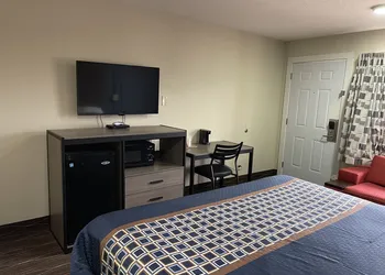 Americas Best Value Inn Alexandria hotel thumbnail 7