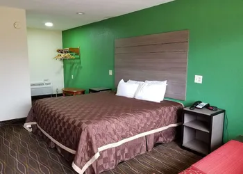 Americas Best Value Inn Alexandria hotel thumbnail 8
