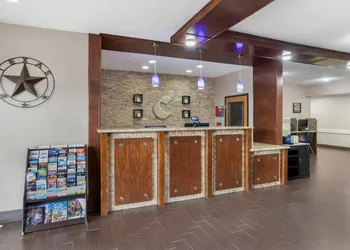 Comfort Suites Brenham hotel thumbnail 3