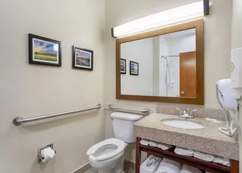 Comfort Suites Brenham hotel thumbnail 6