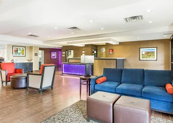 Comfort Suites Clinton near Presbyterian College hotel thumbnail 3