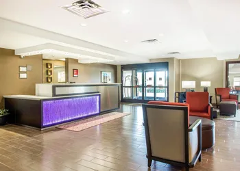 Comfort Suites Clinton near Presbyterian College hotel thumbnail 4