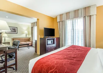 Comfort Suites Clinton near Presbyterian College hotel thumbnail 6