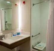 Holiday Inn Express Hotel & Suites Muskogee by IHG hotel detail image 4