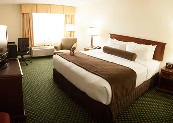 Crowne Plaza Hotel Hickory by IHG hotel thumbnail 6