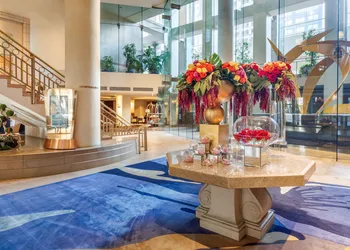 Omni Los Angeles Hotel at California Plaza hotel thumbnail 3