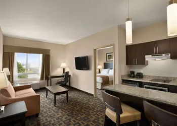 Days Inn & Suites by Wyndham Winnipeg Airport Manitoba hotel thumbnail 7