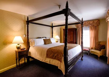 The Inn at Saratoga hotel thumbnail 4