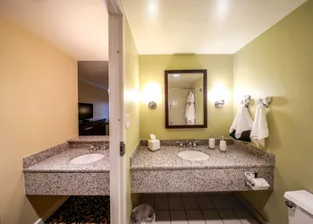 Bella Vista Hotel & Suites hotel thumbnail 4
