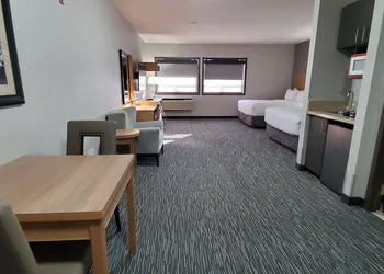 Wingate by Wyndham Lethbridge hotel thumbnail 3