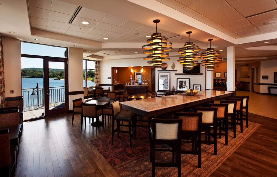 Hampton Inn Marquette/Waterfront hotel detail image 2