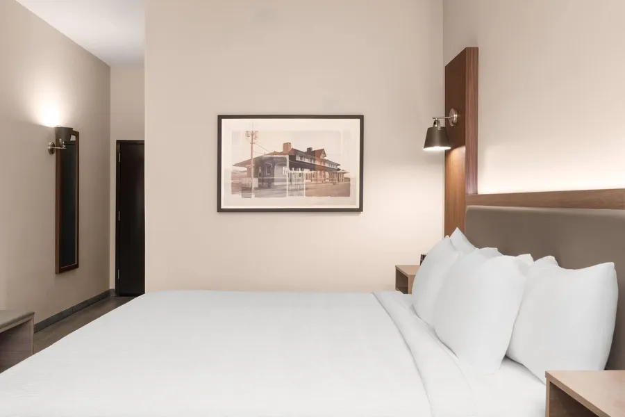 La Quinta Inn & Suites by Wyndham Bessemer hotel detail image 6