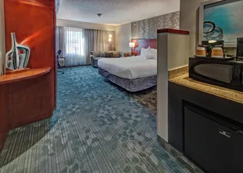 Courtyard by Marriott Alexandria hotel thumbnail 5