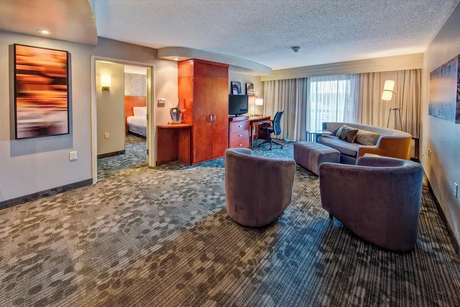 Courtyard by Marriott Alexandria hotel detail image 6