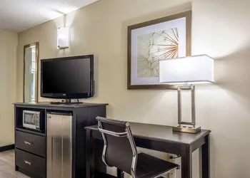 Quality Inn University Area hotel thumbnail 6