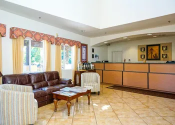 Lamplighter Inn & Suites hotel thumbnail 5