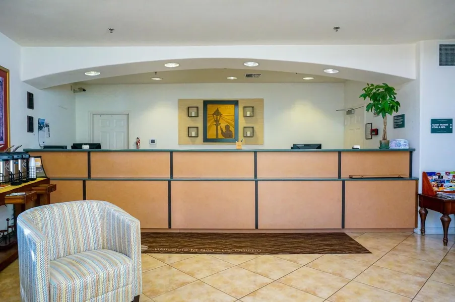 Lamplighter Inn & Suites hotel detail image 6