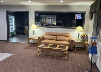Super 8 by Wyndham Chanute hotel thumbnail 4