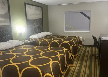 Super 8 by Wyndham Chanute hotel thumbnail 6