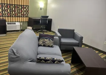 Super 8 by Wyndham Chanute hotel thumbnail 7