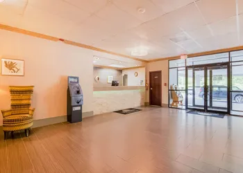Days Inn by Wyndham Conneaut hotel thumbnail 2