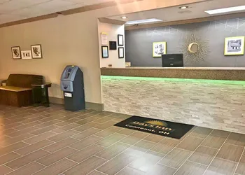 Days Inn by Wyndham Conneaut hotel thumbnail 4
