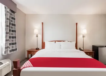 Days Inn by Wyndham Conneaut hotel thumbnail 6