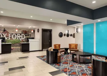 La Quinta Inn & Suites by Wyndham Oxford - Anniston hotel thumbnail 2