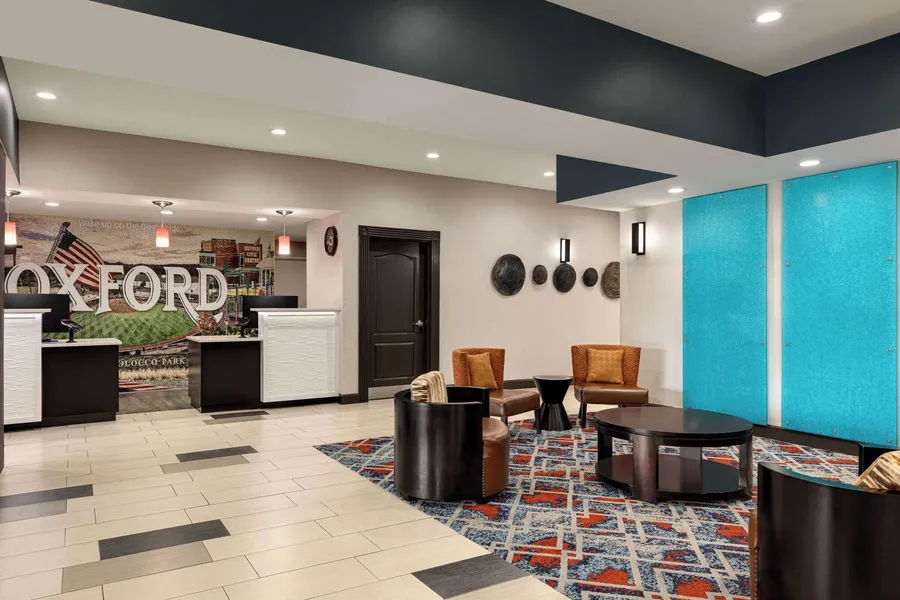 La Quinta Inn & Suites by Wyndham Oxford - Anniston hotel detail image 2