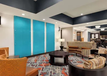 La Quinta Inn & Suites by Wyndham Oxford - Anniston hotel thumbnail 7