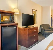 Quality Inn & Suites Zanesville City Center hotel detail image 4