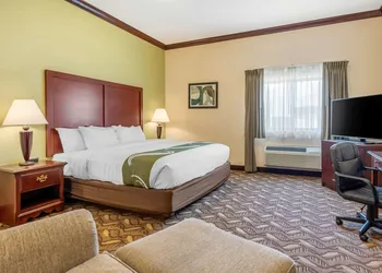 Quality Inn & Suites Zanesville City Center hotel thumbnail 6